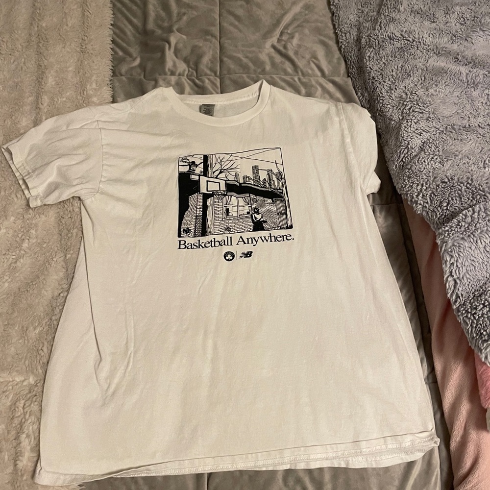 White tee